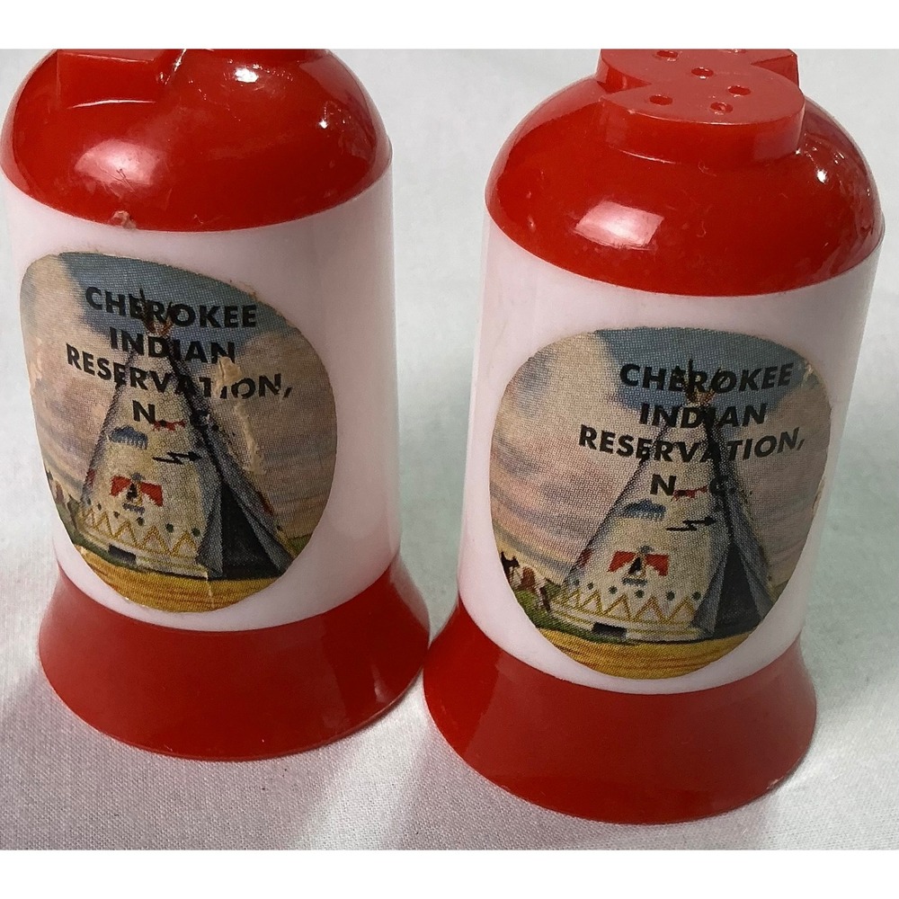 Vintage Cherokee NC Souvenir Salt Pepper Shakers Red White Plastic